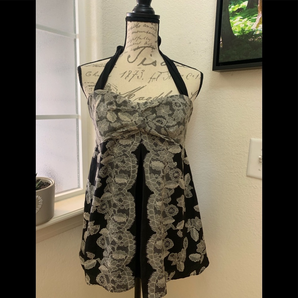 5 for $25 White House black market blouse size 8
